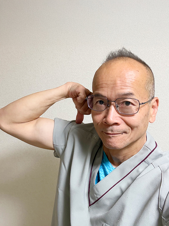 院長 岩田登志雄